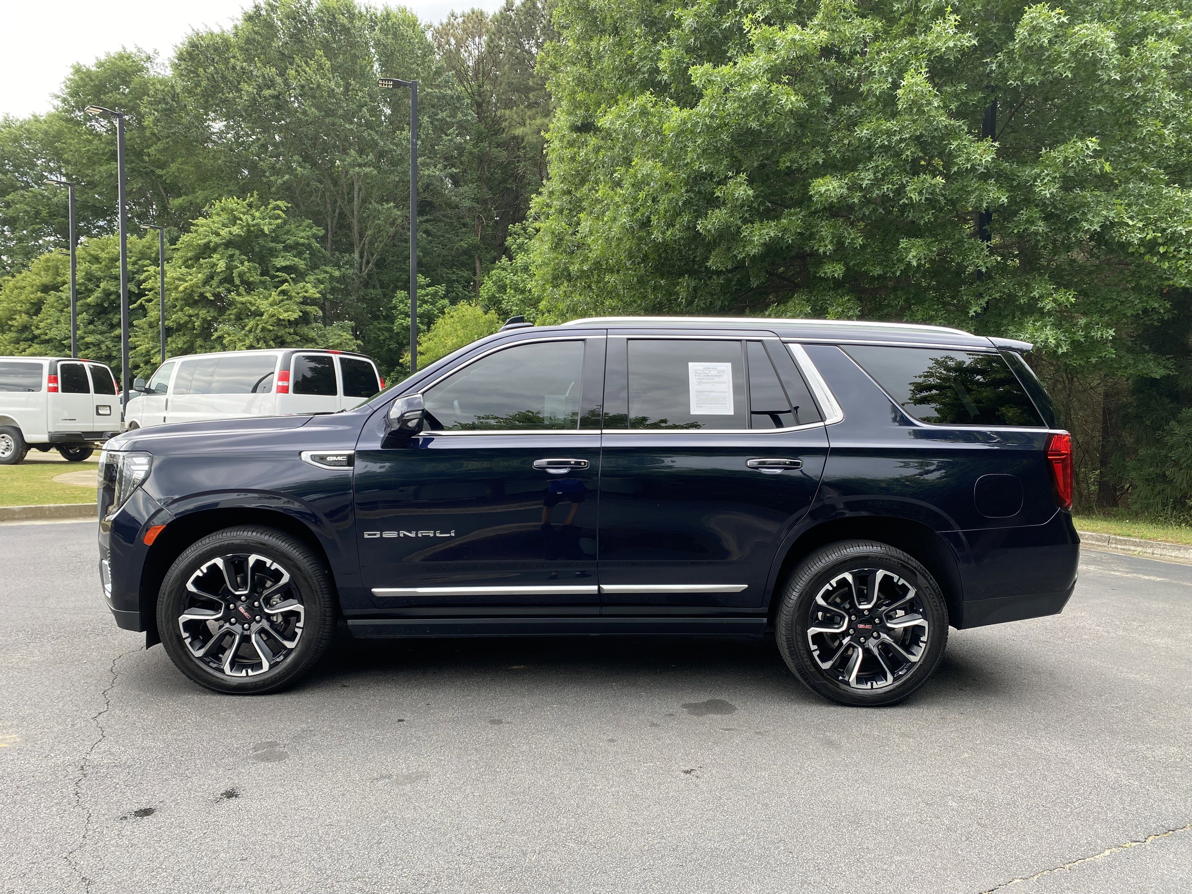 Used 2023 GMC Yukon Denali RWD image 6