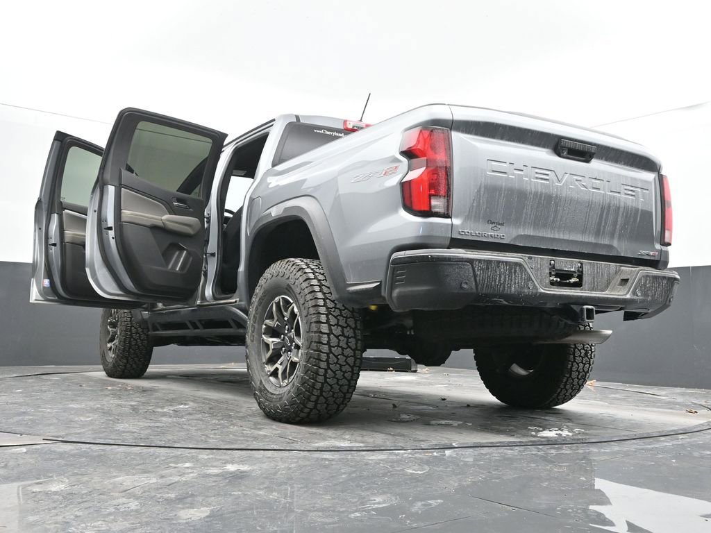 Used 2024 Chevrolet Colorado ZR2 w/ ZR2 Convenience Package III image 72