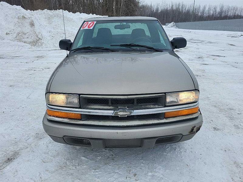 Used 2000 Chevrolet S10 Pickup LS w/ Preferred Equipment Group RWD image 4