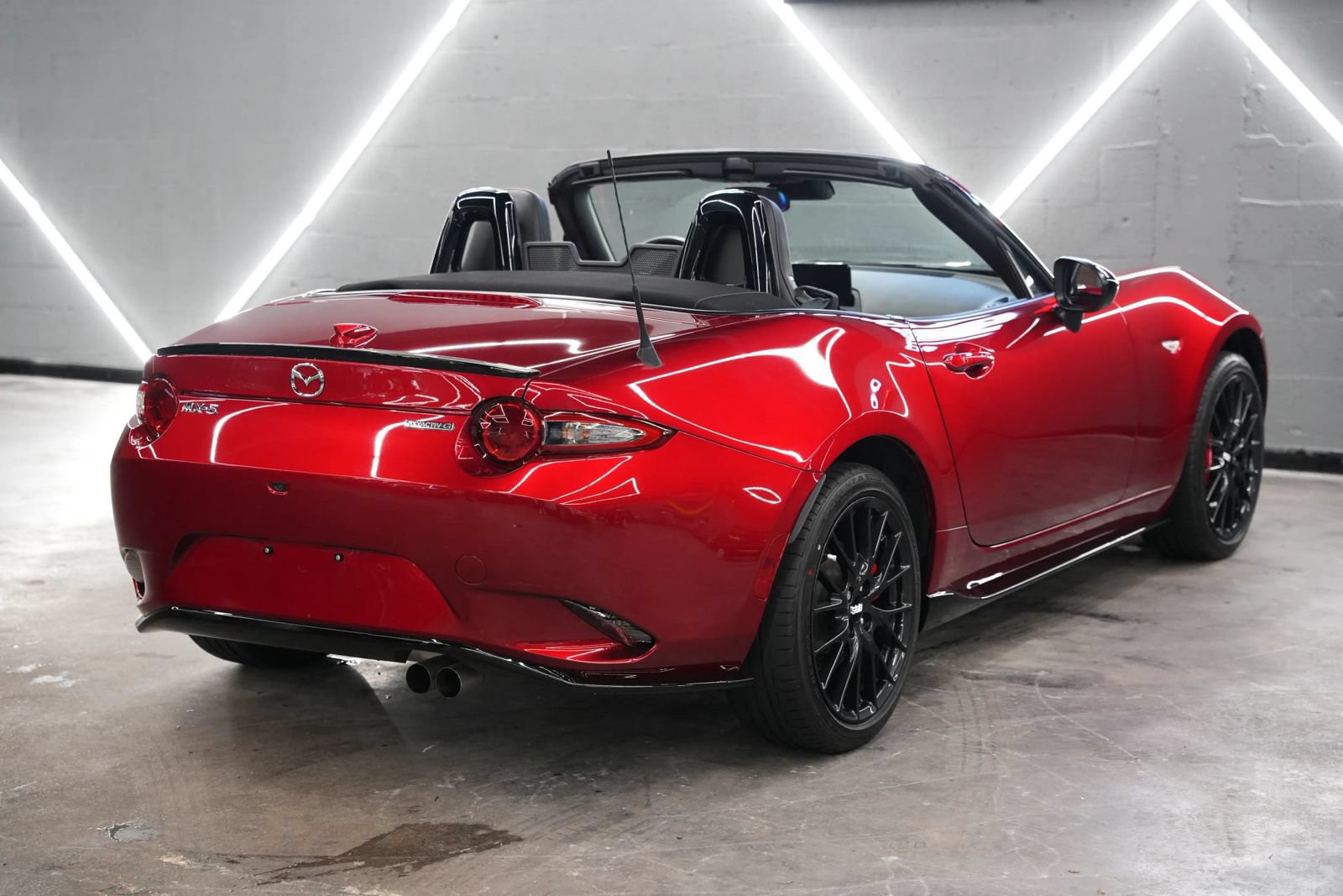 Used 2023 MAZDA MX-5 Miata Club w/ Brembo/BBS Recaro Package RWD image 23