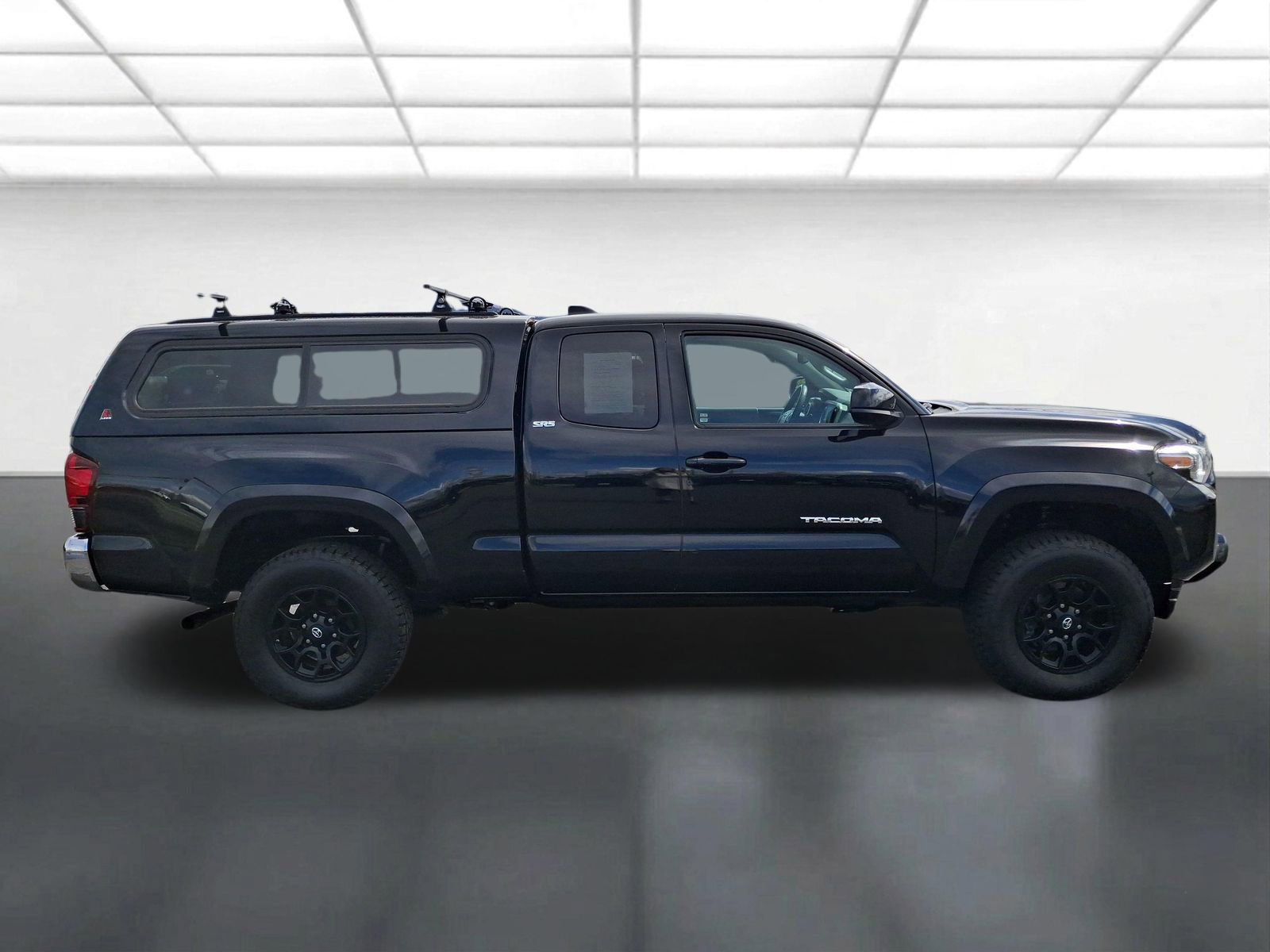Used 2020 Toyota Tacoma SR5 image 2