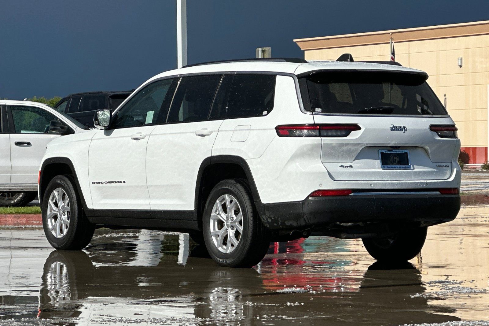 Used 2023 Jeep Grand Cherokee L Limited image 4