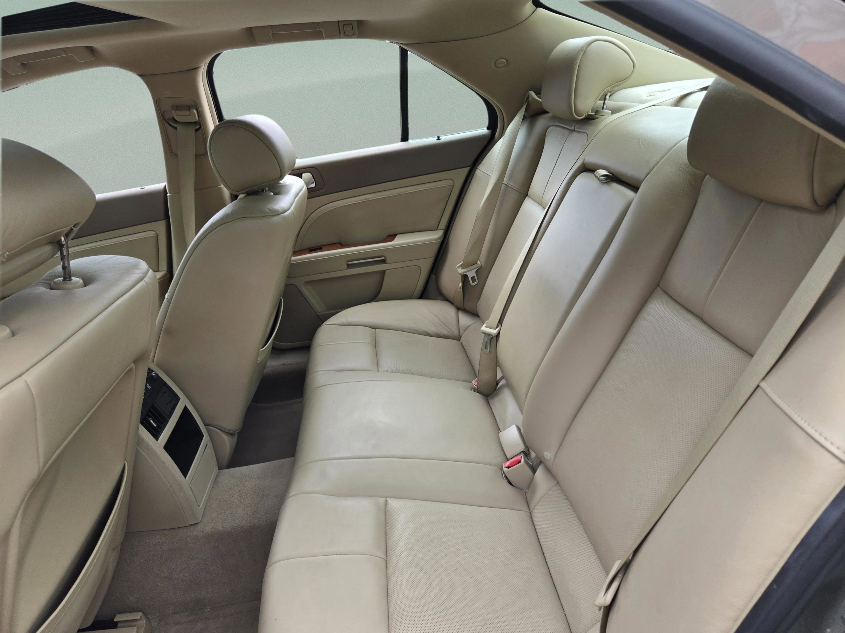 Used 2010 Cadillac STS RWD image 17