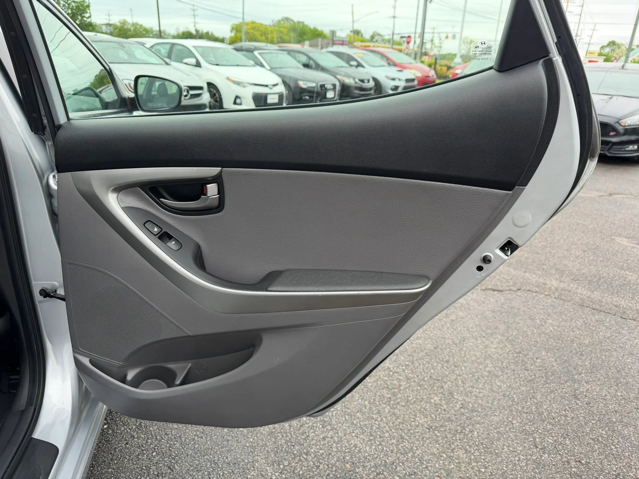 Used 2012 Hyundai Elantra Limited w/ Technology Pkg 5 FWD image 31