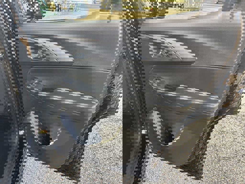 Used 2023 Chevrolet TrailBlazer LT w/ Convenience Package image 42