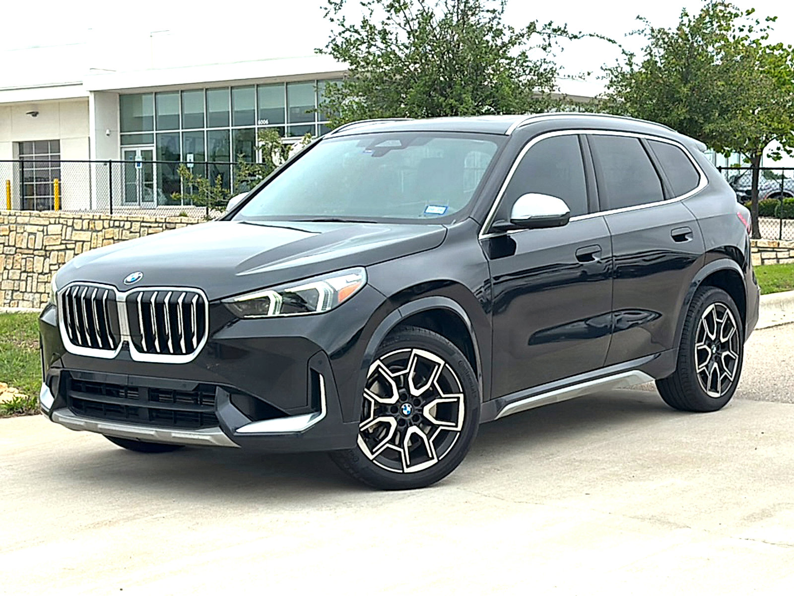 Used 2024 BMW X1 xDrive28i w/ Technology Package AWD/4WD image 2
