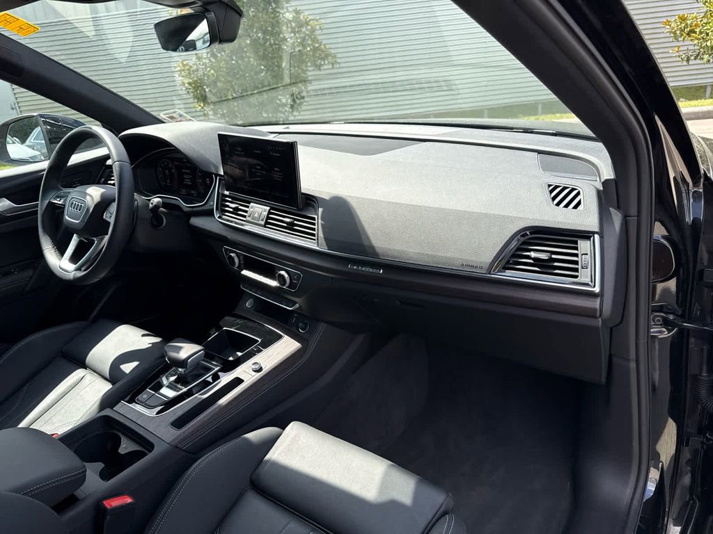Used 2024 Audi Q5 2.0T Premium Plus w/ Premium Plus Package image 14