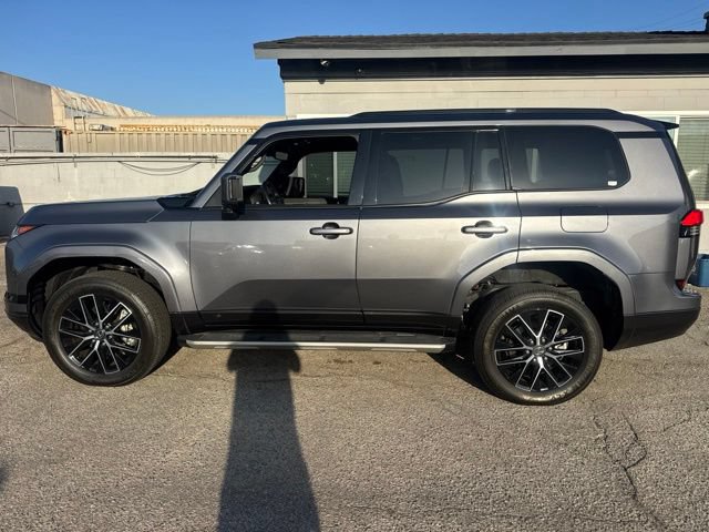Used 2024 Lexus GX 550 w/ Accessory Package (31) AWD/4WD image 8
