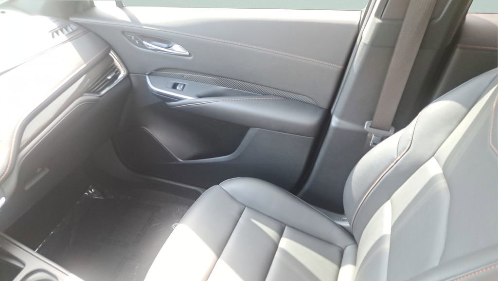 Used 2020 Cadillac XT4 Sport image 16