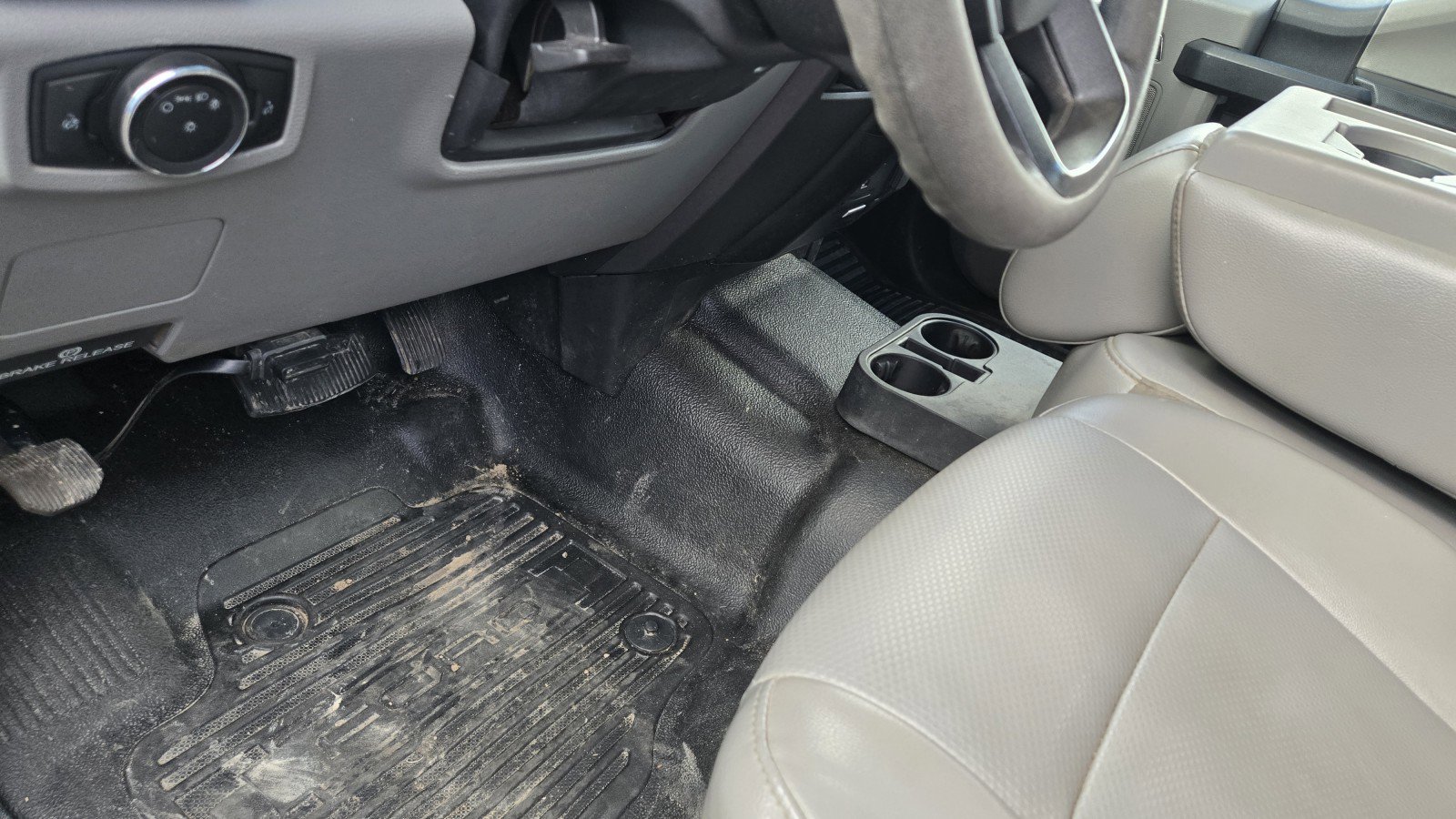 Used 2018 Ford F350 XL w/ Power Equipment Group image 11