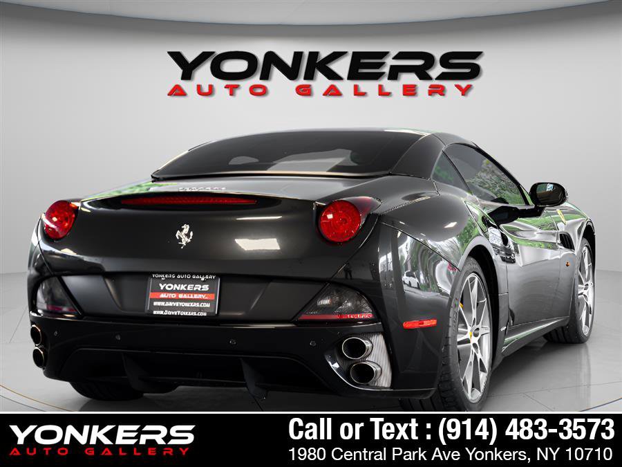 Used 2010 Ferrari California RWD image 13