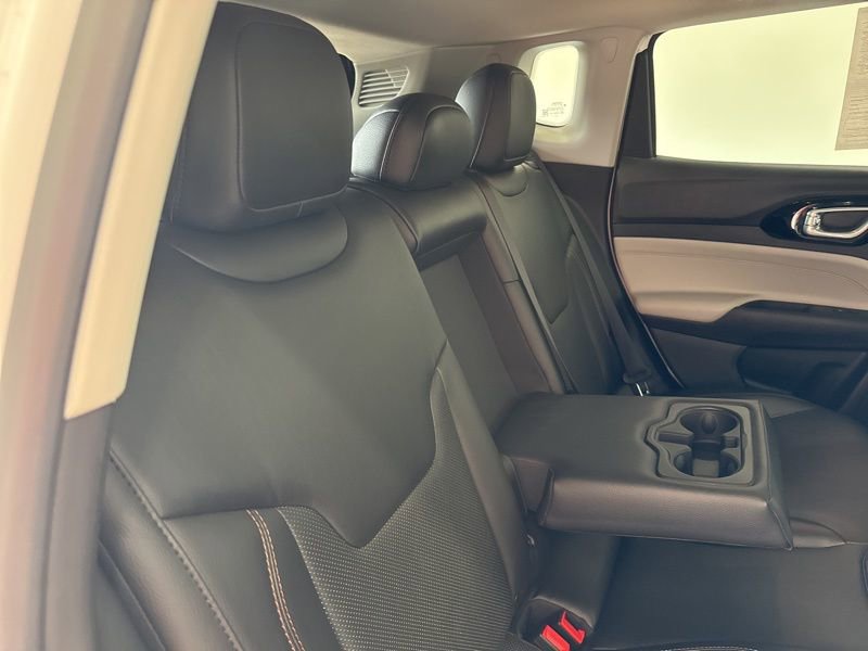 Used 2022 Jeep Compass Limited image 11