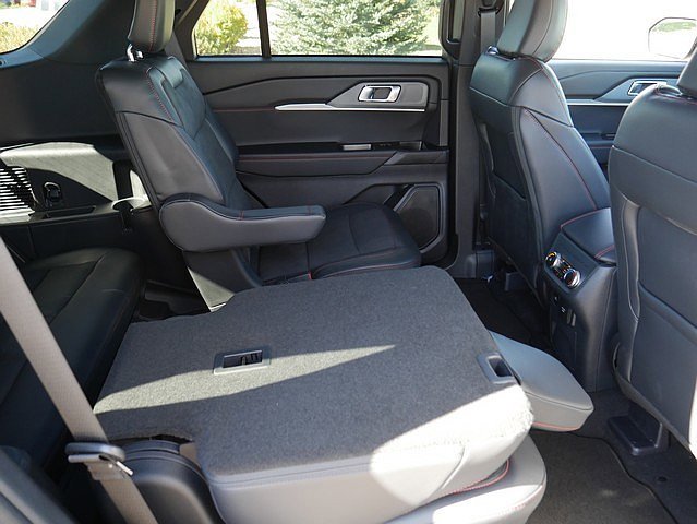 New 2025 Ford Explorer ST image 30