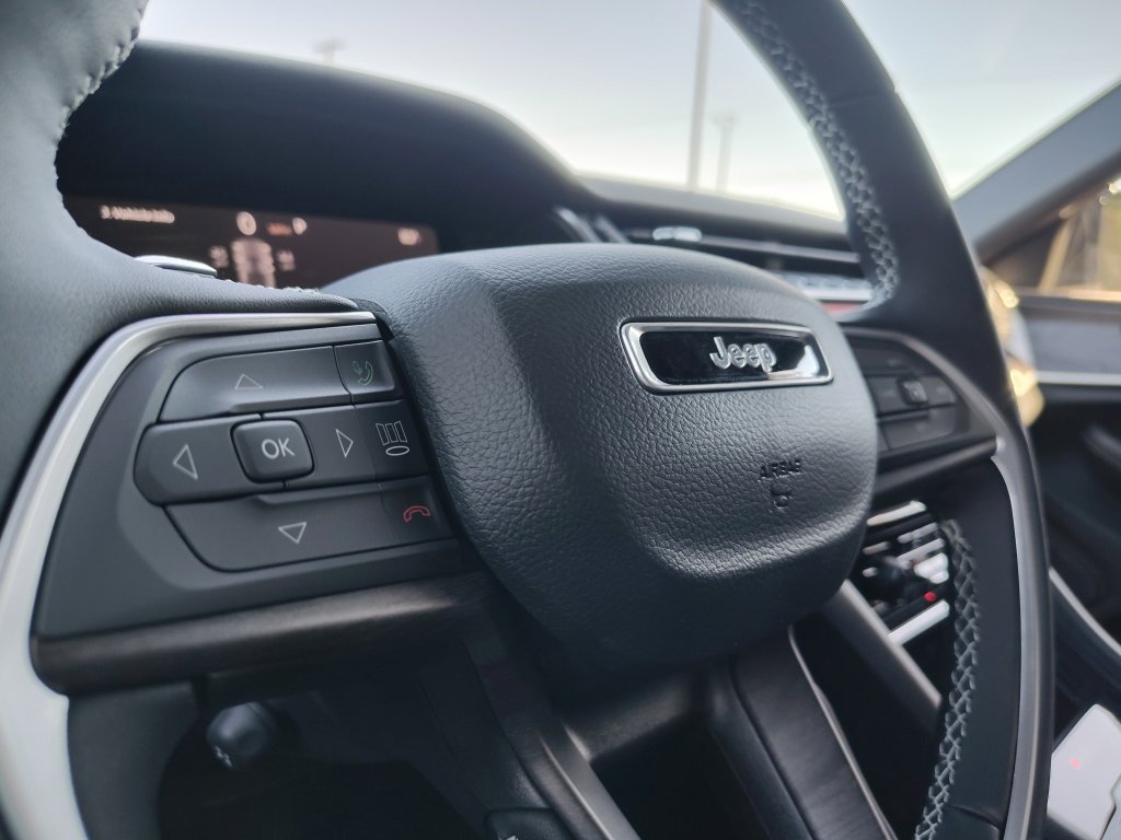 New 2025 Jeep Grand Cherokee Limited w/ Luxury Tech Group II RWD image 19