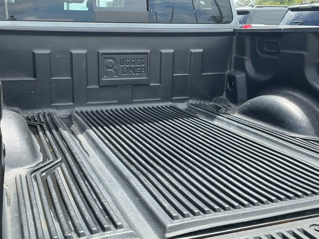 Used 2021 Nissan Titan SV w/ SV Convenience Package RWD image 31