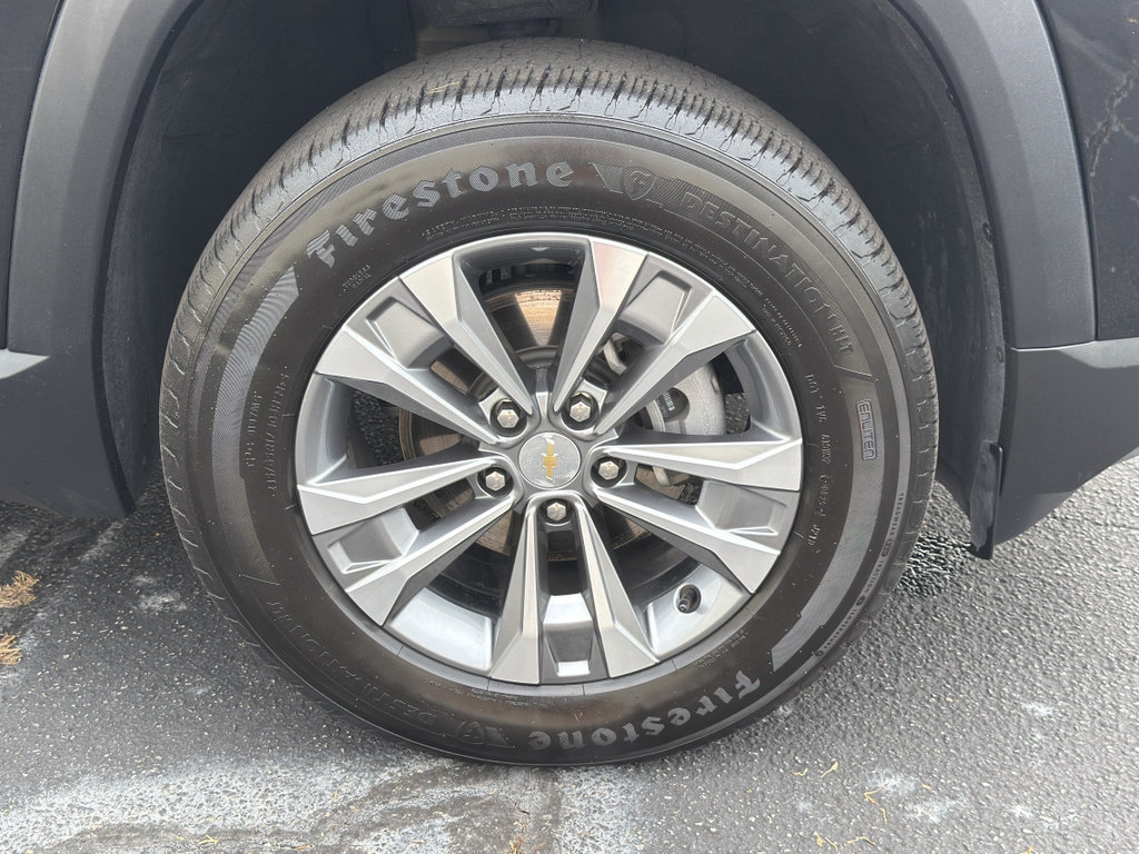 Used 2025 Chevrolet Equinox LT FWD image 32