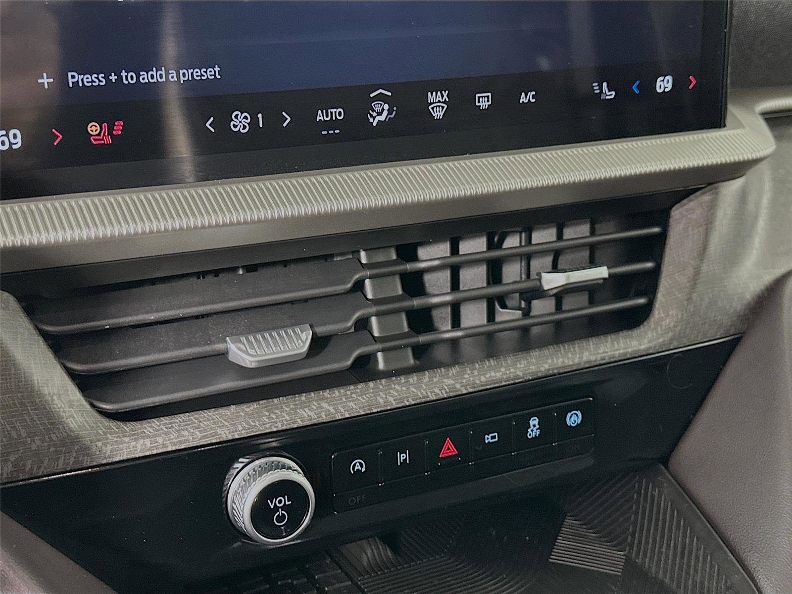 Used 2025 Ford Explorer Platinum w/ LUX Leather Package image 16