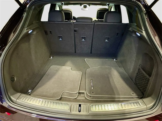 Used 2025 Porsche Macan image 28