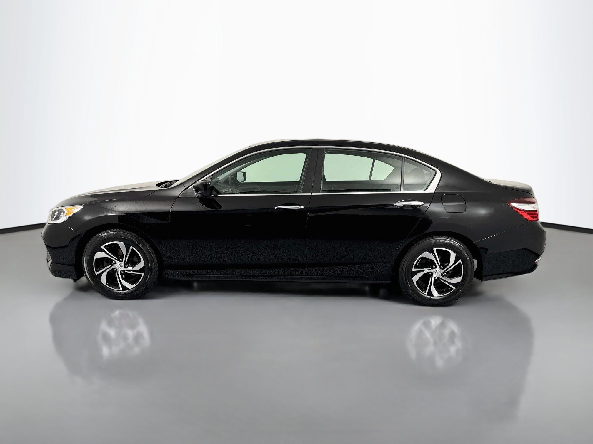 Certified 2017 Honda Accord LX image 8
