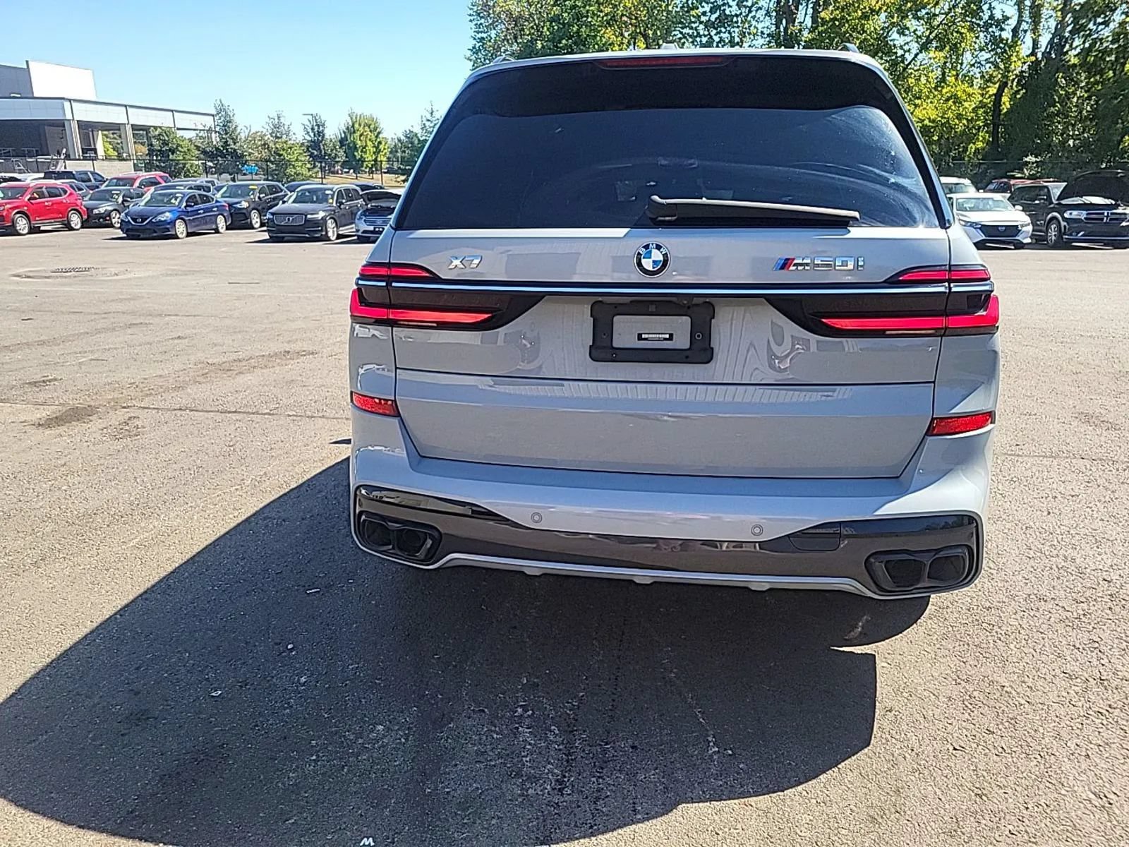 Used 2023 BMW X7 M60i w/ Climate Comfort Package AWD/4WD image 4