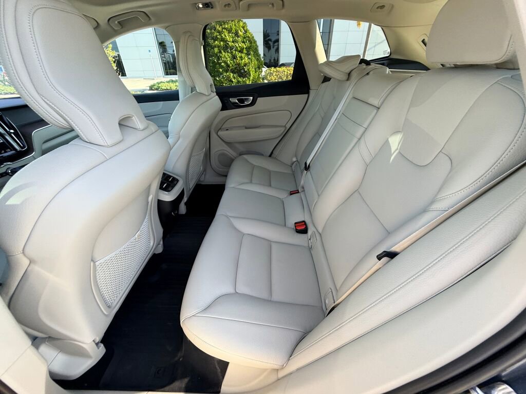 Used 2020 Volvo XC60 T5 Inscription w/ Protection Package Premier image 19