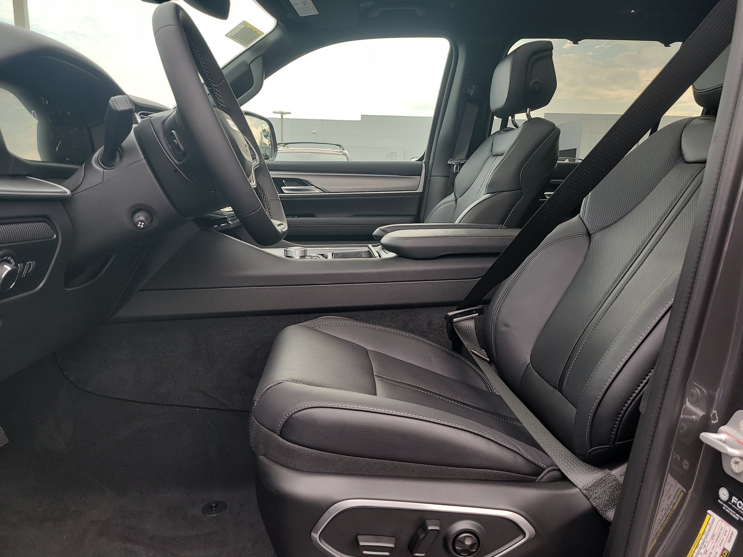 New 2026 Jeep Grand Wagoneer L Limited AWD/4WD image 16