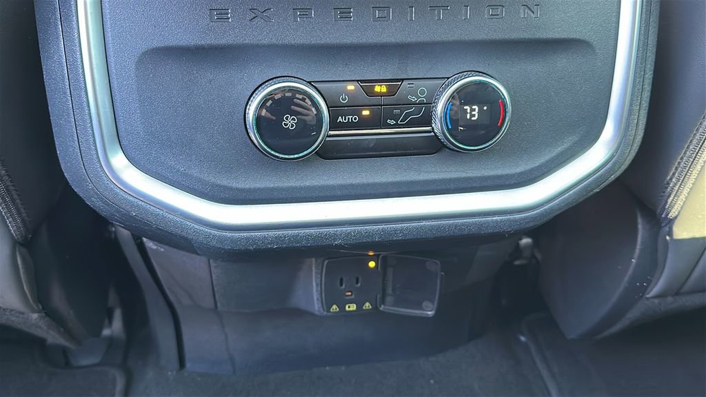 Used 2025 Ford Expedition Active AWD/4WD image 28