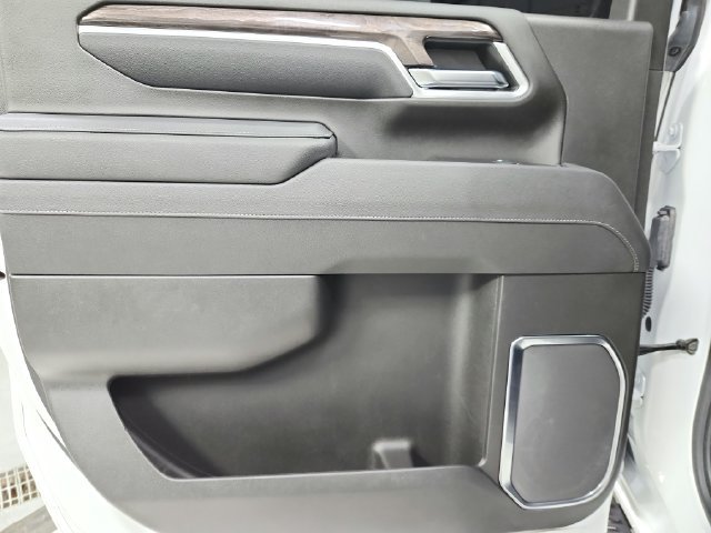 Used 2025 Chevrolet Silverado 2500 LTZ w/ LTZ Convenience Package AWD/4WD image 38
