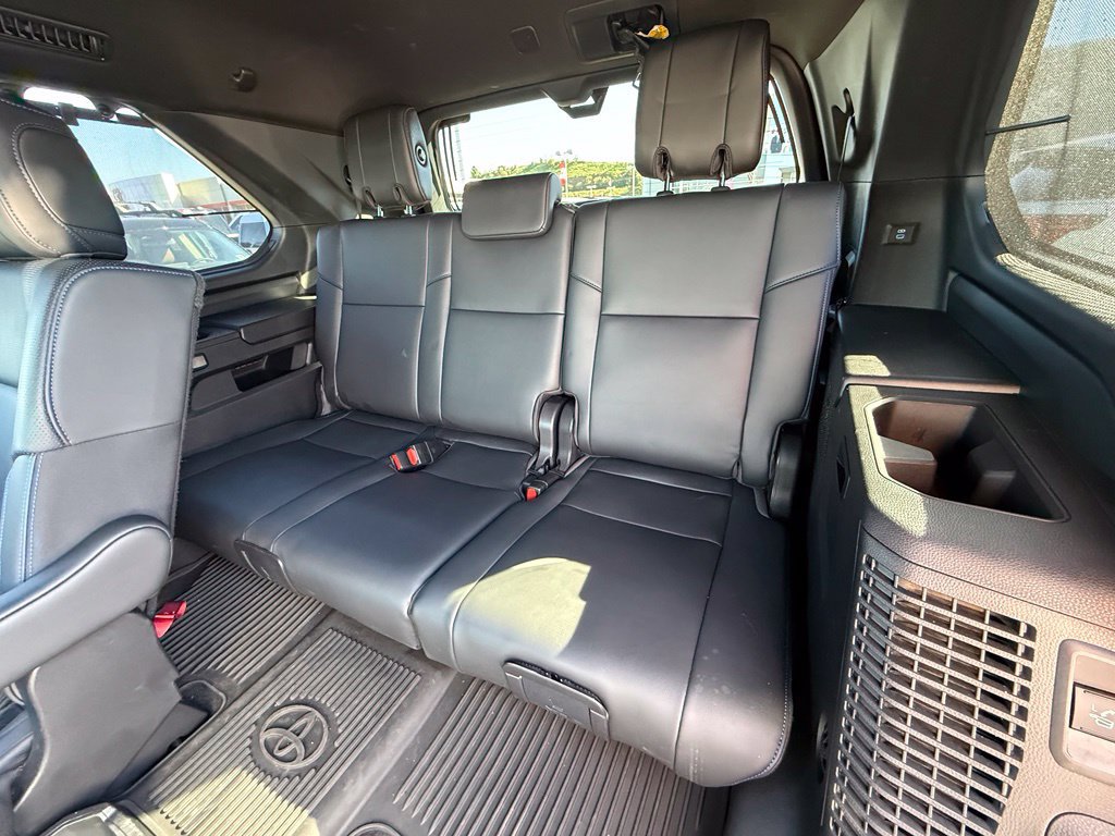 Used 2024 Toyota Sequoia Platinum AWD/4WD image 20