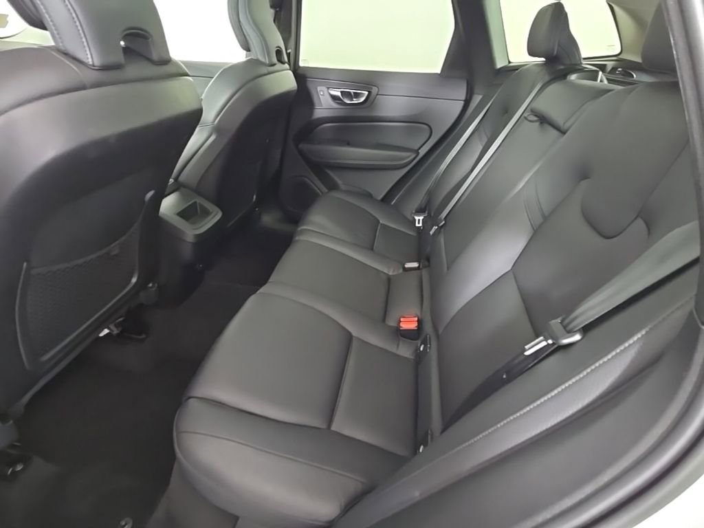 Certified 2023 Volvo XC60 B5 Plus w/ Protection Package Premier image 14