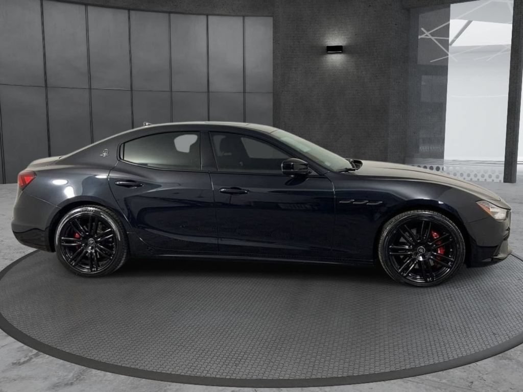 Used 2021 Maserati Ghibli RWD image 3