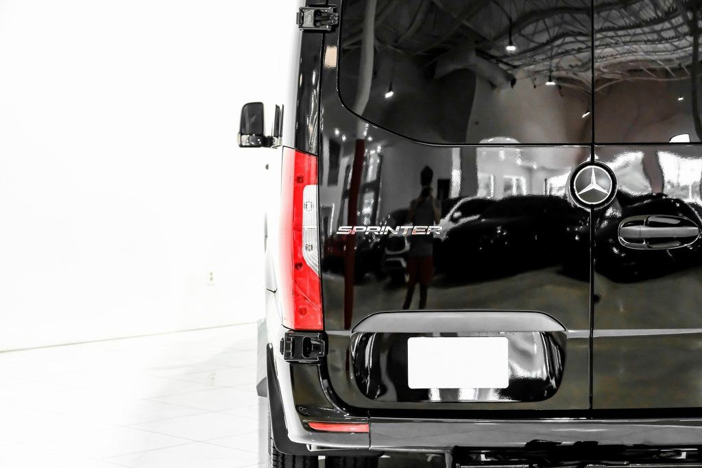 Used 2024 Mercedes-Benz Sprinter 3500 image 38