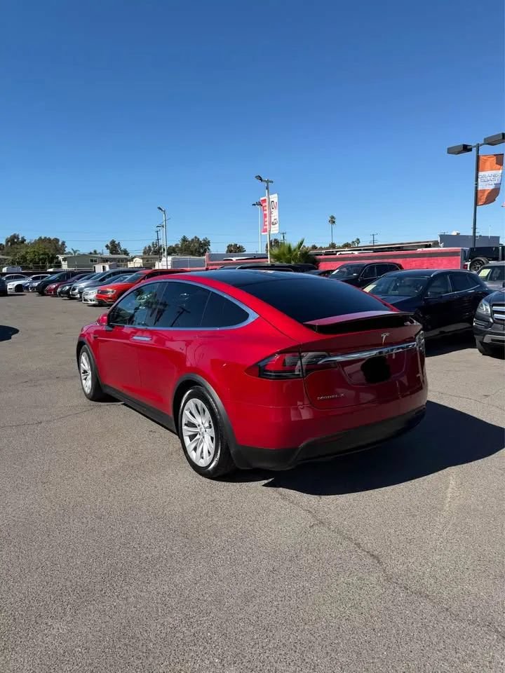 Used 2018 Tesla Model X 100D AWD/4WD image 4