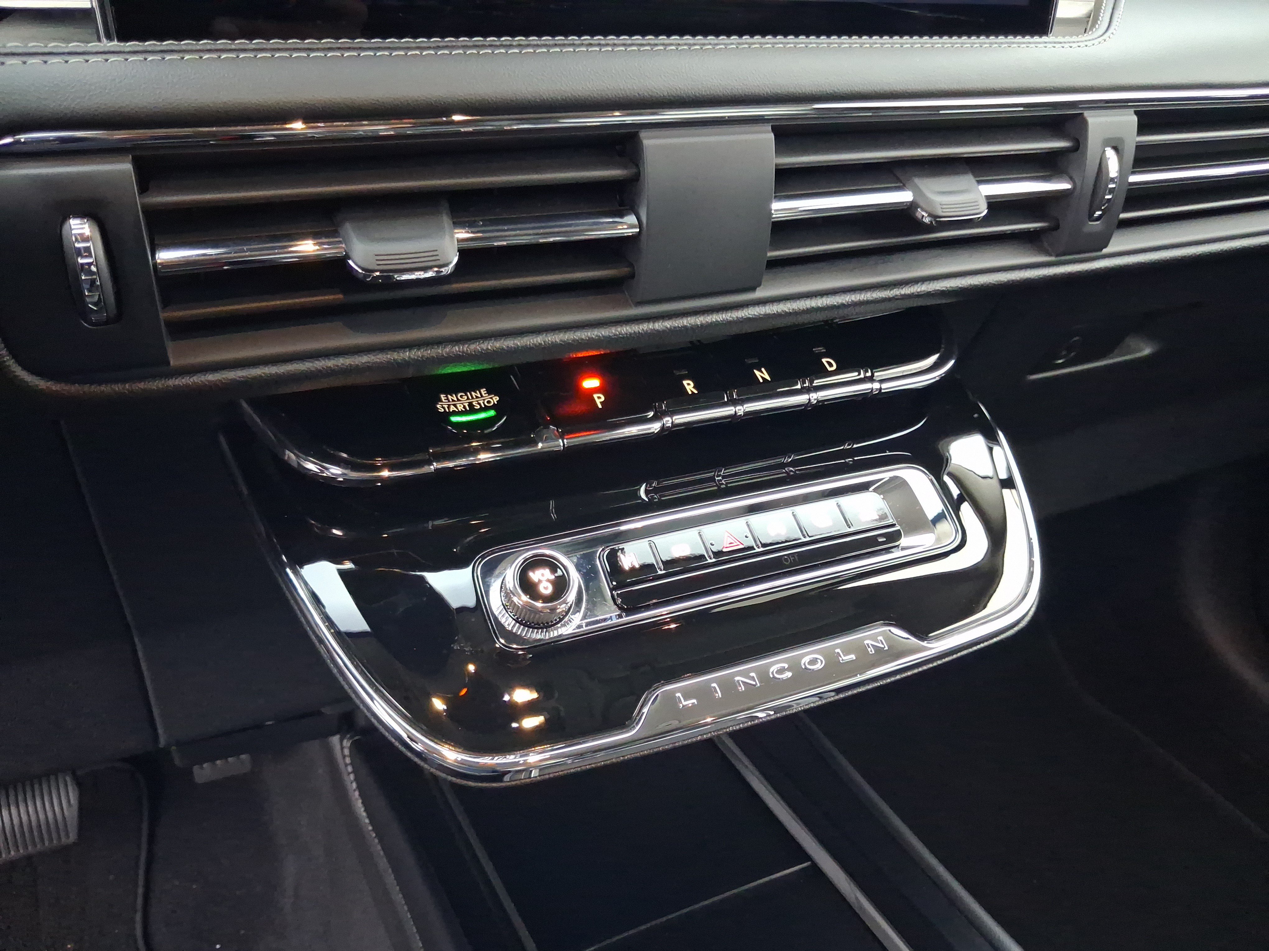 Certified 2024 Lincoln Corsair FWD image 20