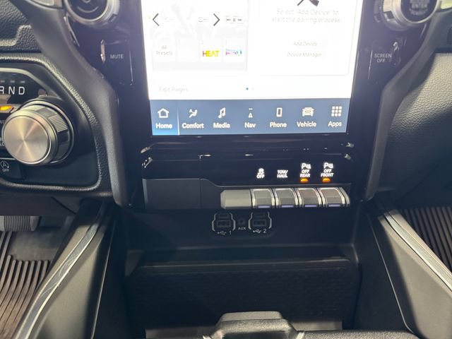 Used 2023 RAM 1500 Laramie AWD/4WD image 3