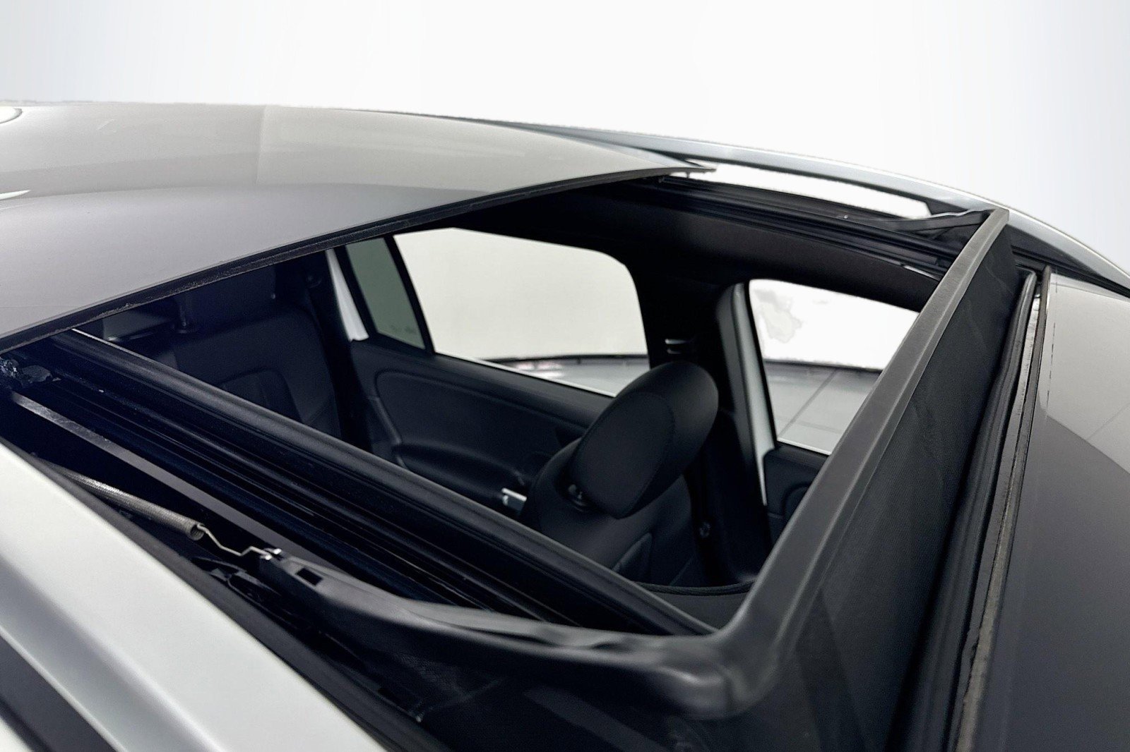 New 2026 Mercedes-Benz GLB 250 image 21