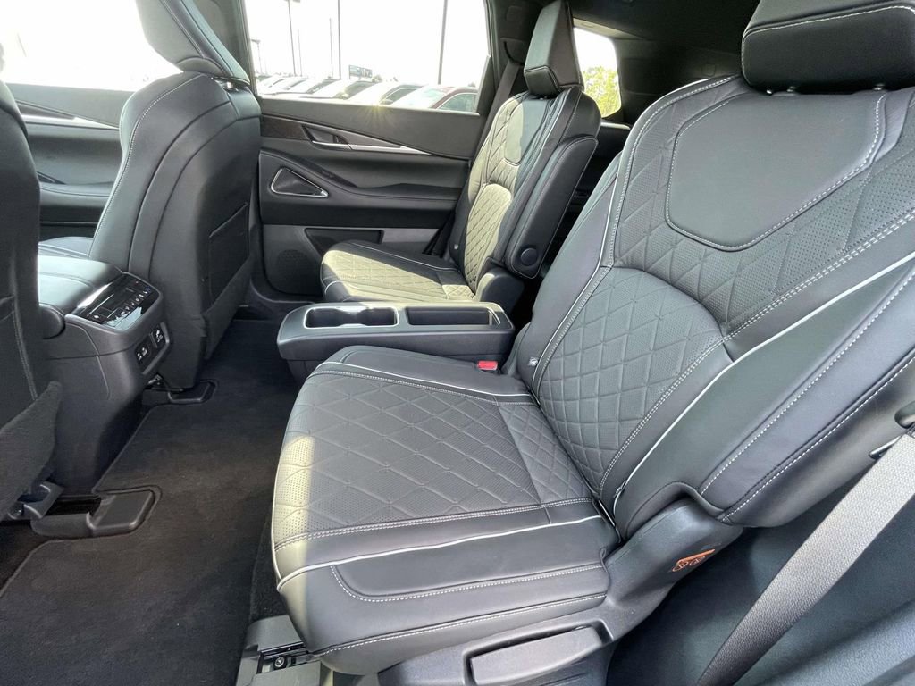Used 2025 INFINITI QX60 Autograph w/ Cargo Package image 12