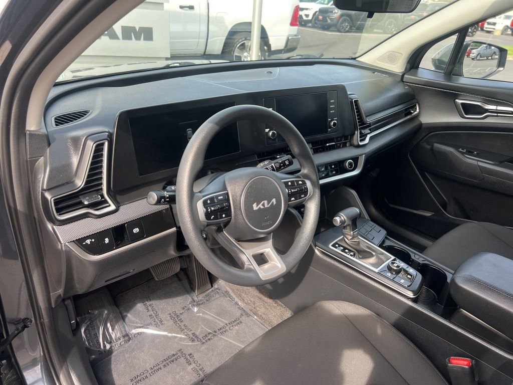 Used 2025 Kia Sportage LX FWD image 19