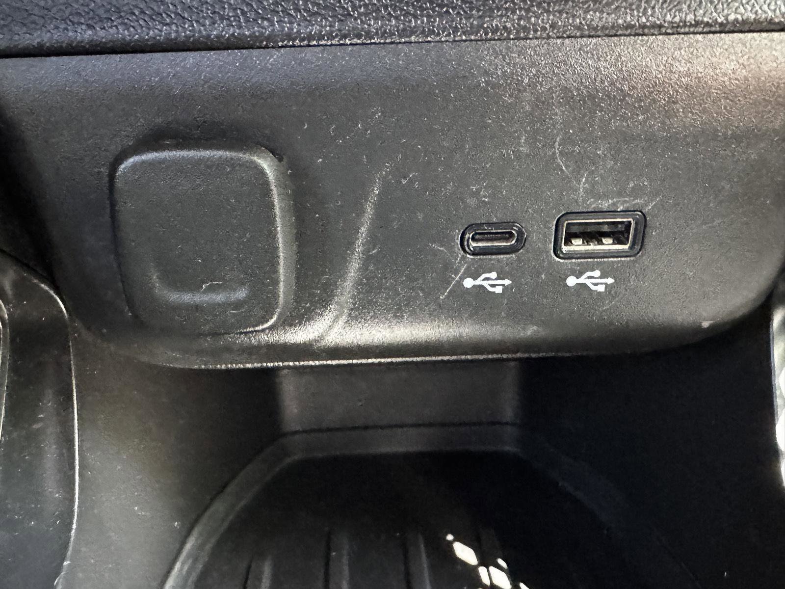 Used 2025 Chevrolet TrailBlazer LT AWD/4WD image 25