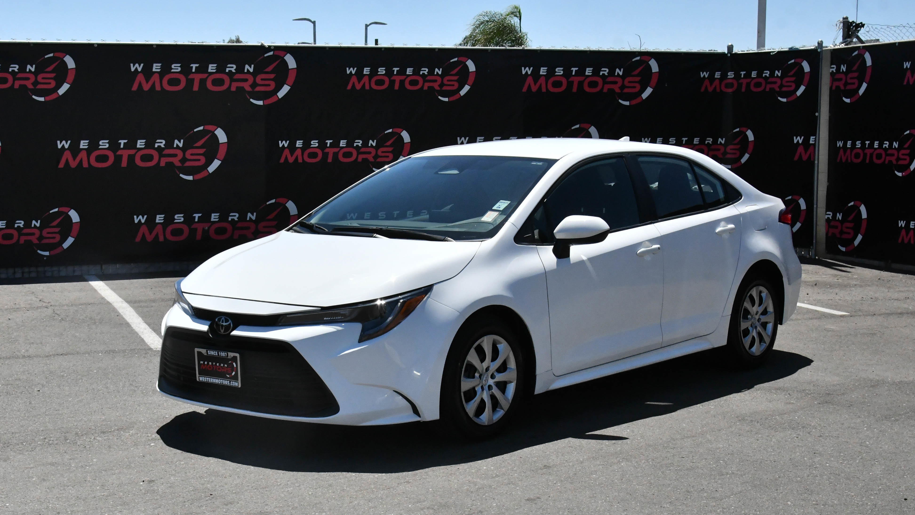 Used 2025 Toyota Corolla LE FWD image 3