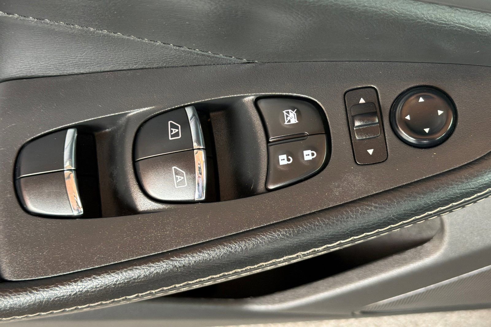 Used 2022 Nissan Maxima SV w/ Floor Mat Group FWD image 14