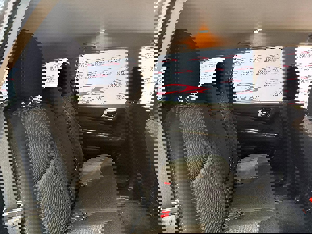 Used 2019 Nissan Pathfinder SV image 41