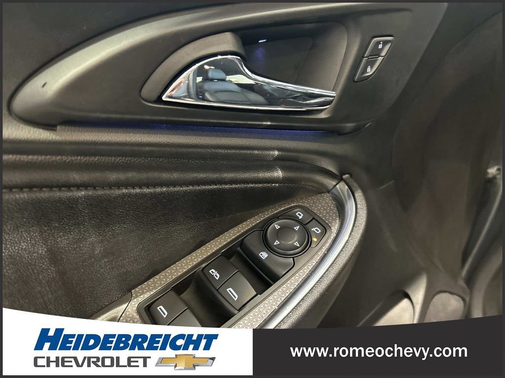 Used 2016 Chevrolet Malibu LT w/ Leather Package image 12