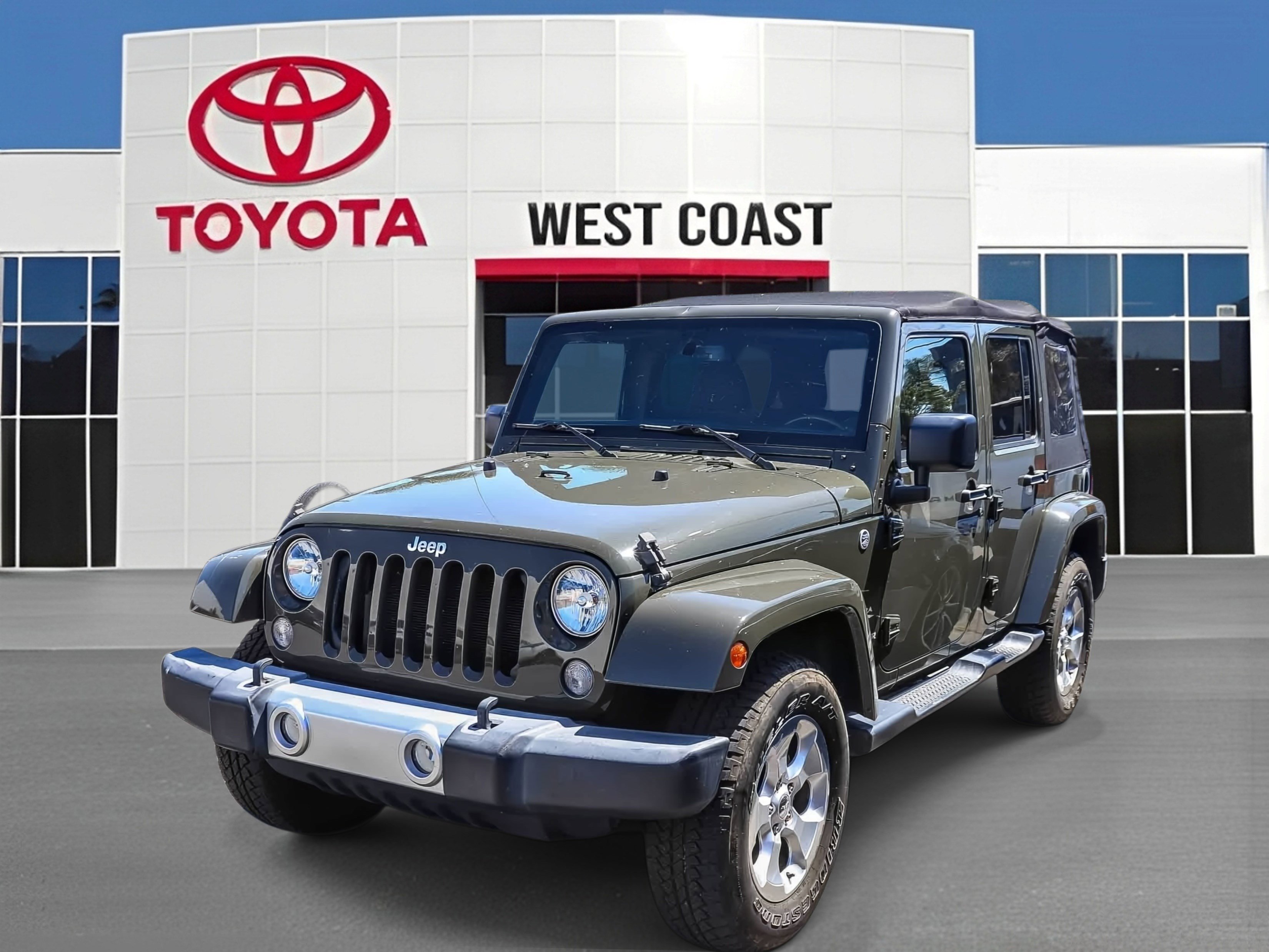 Used 2015 Jeep Wrangler Unlimited Sahara w/ Connectivity Group image 1