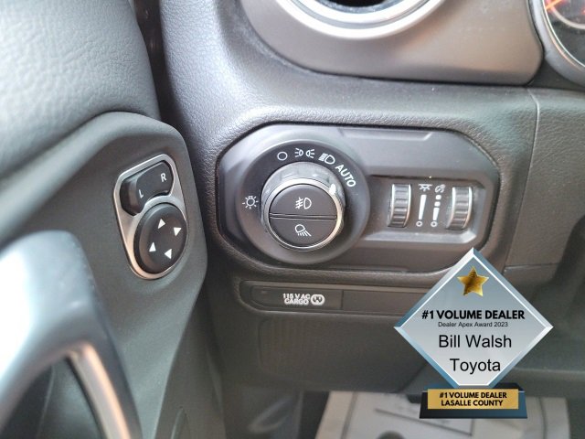 Used 2020 Jeep Gladiator Rubicon w/ Uconnect 4C Nav & Sound Group image 22