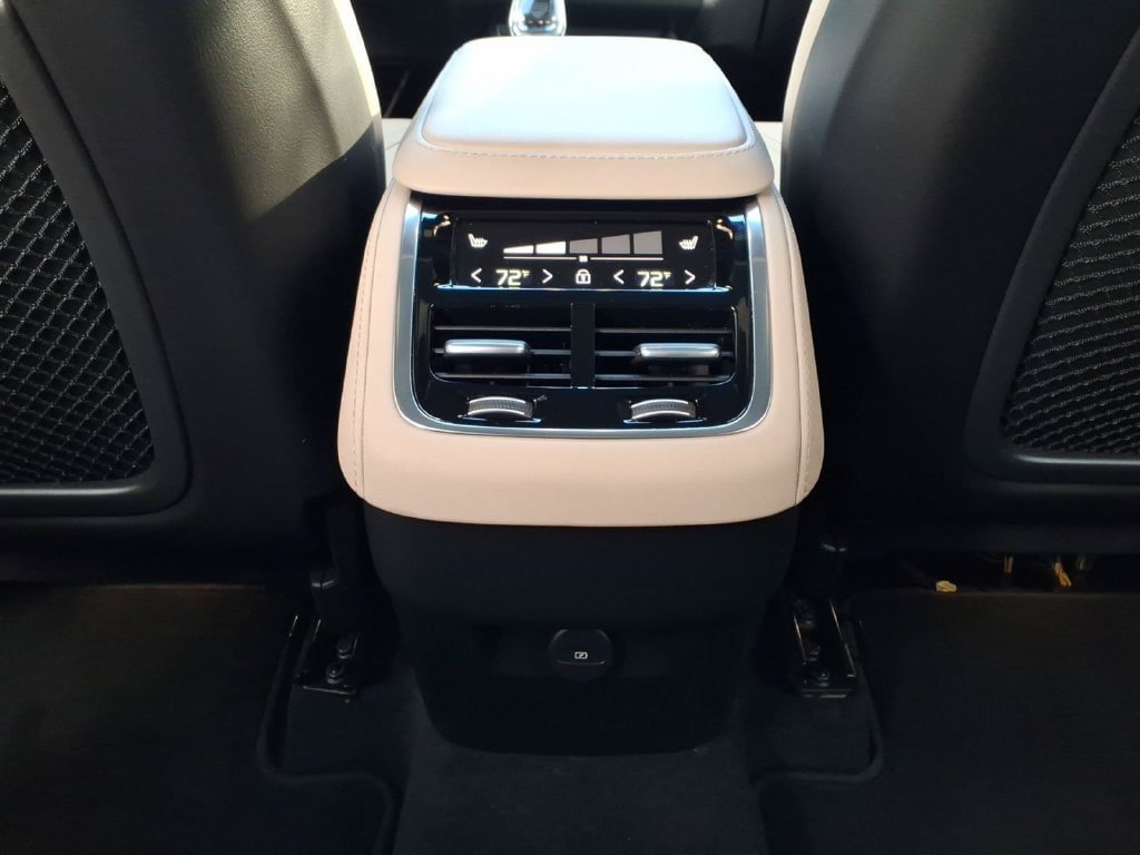 Certified 2026 Volvo XC90 B6 Plus AWD/4WD image 25