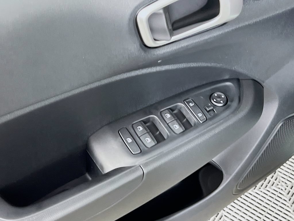 New 2026 Hyundai Venue SE FWD image 15