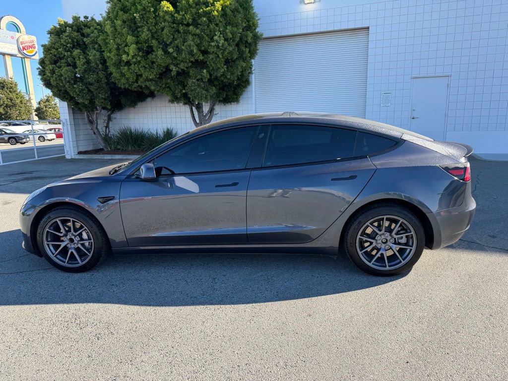 Used 2023 Tesla Model 3 Standard Range image 2