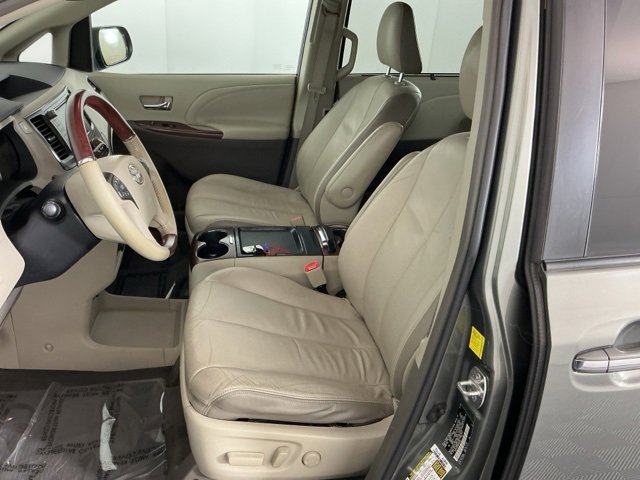 Used 2011 Toyota Sienna Limited image 14