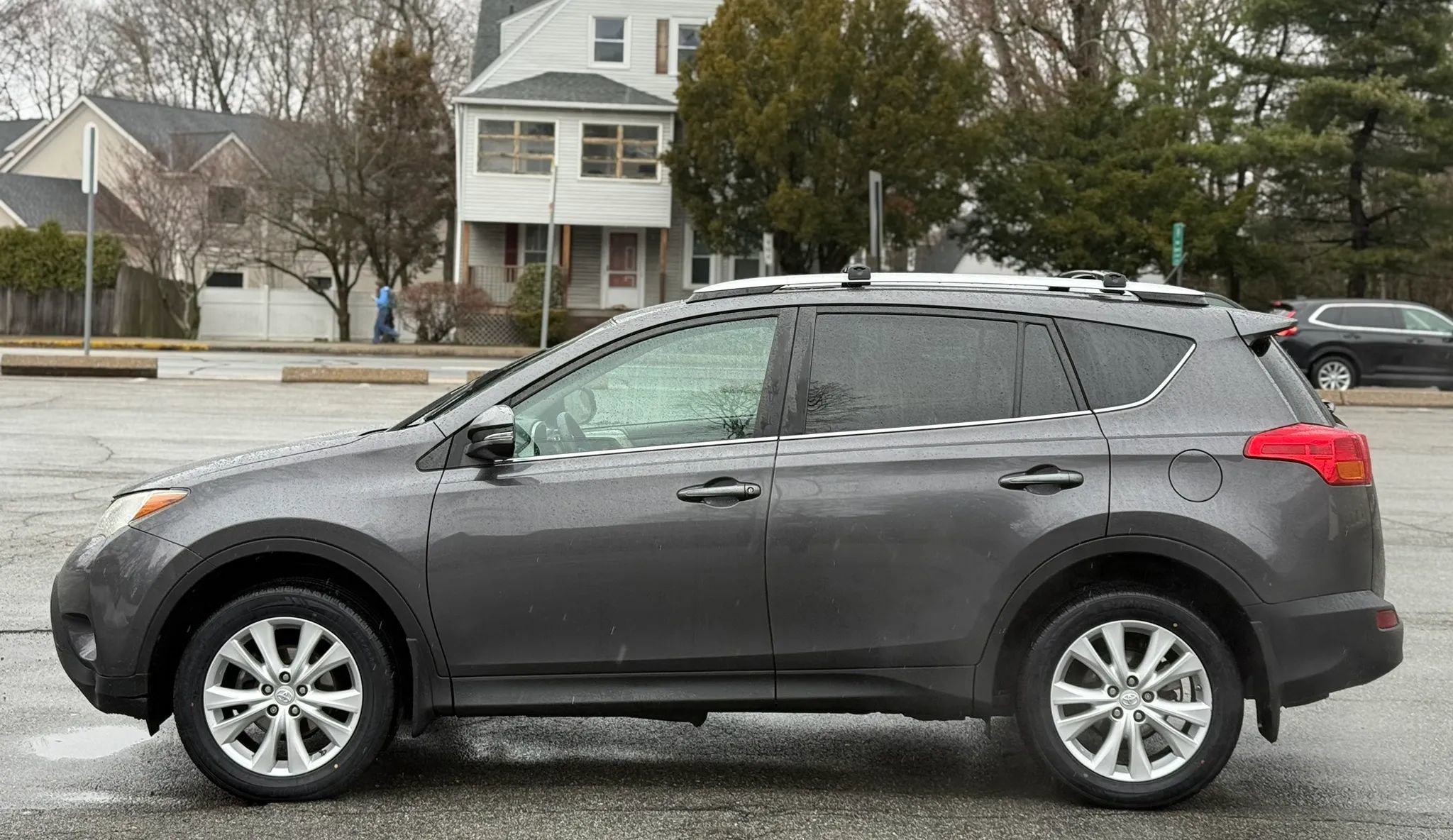Used 2015 Toyota RAV4 Limited image 11